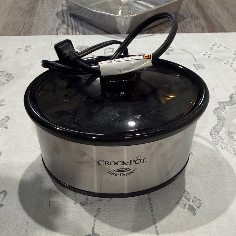Crock-Pot Little Dipper Silver and Black Slow Cooker